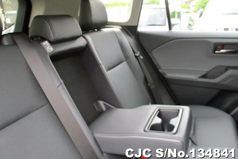 Toyota Rav4 in White for Sale Image 12