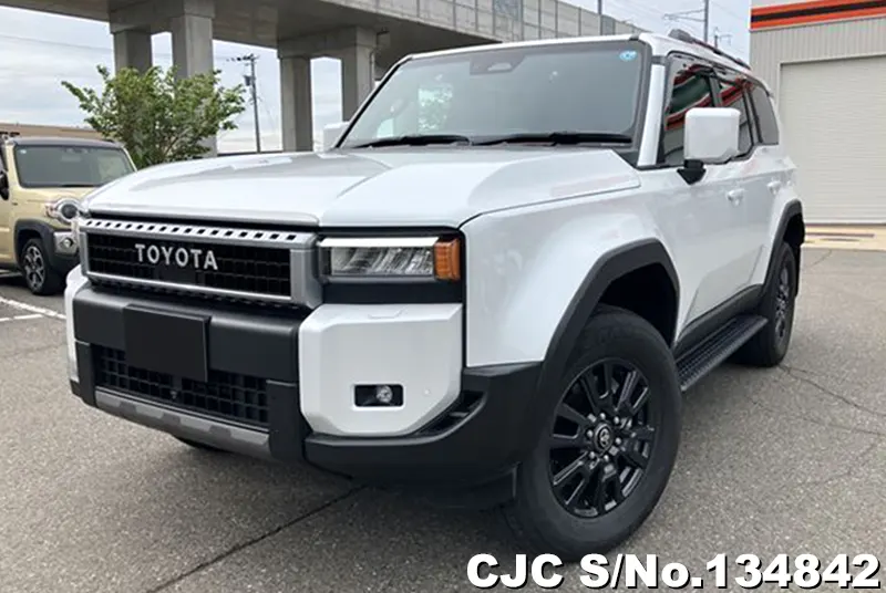 Toyota Land Cruiser 250 in White for Sale Image 3
