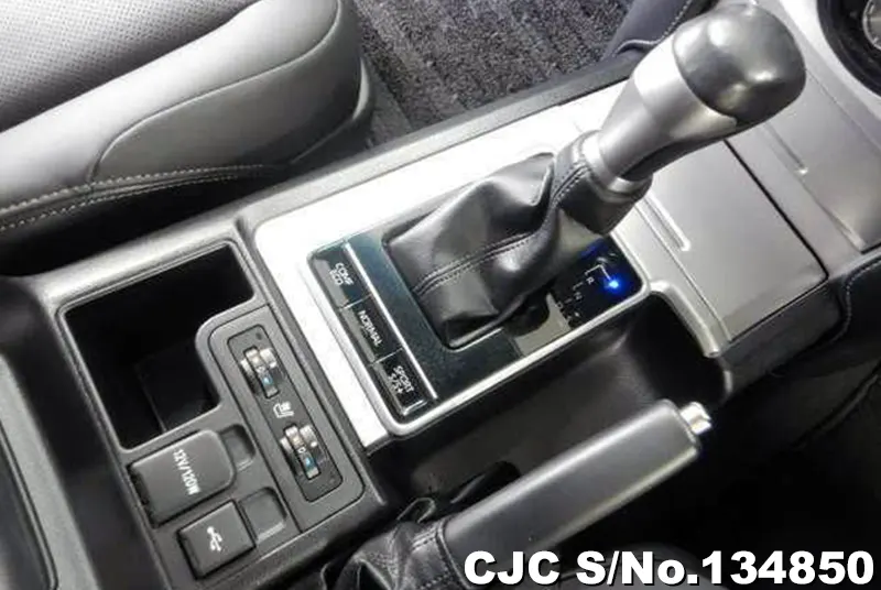 Toyota Land Cruiser Prado in Black for Sale Image 6