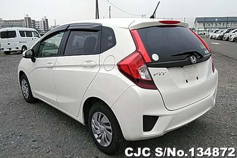 Honda Fit in White for Sale Image 1