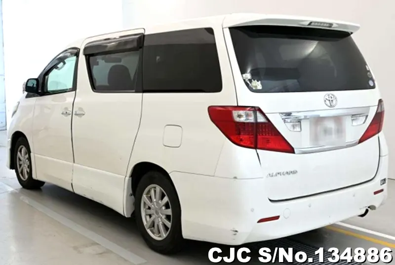 Toyota Alphard in White for Sale Image 1