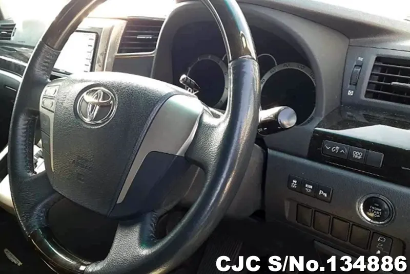 Toyota Alphard in White for Sale Image 8