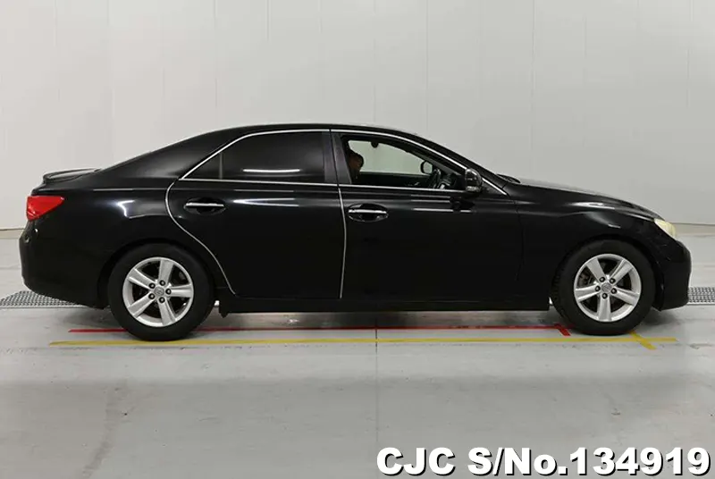 Toyota Mark X in Black for Sale Image 6