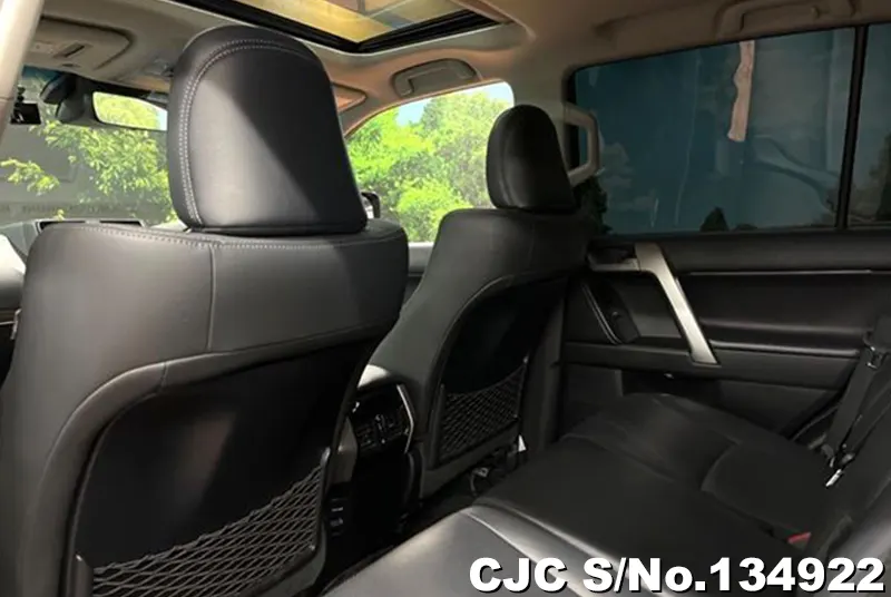 Toyota Land Cruiser Prado in Black for Sale Image 6