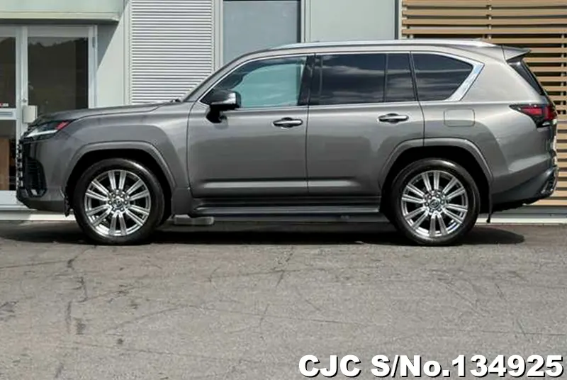 Lexus LX 600 in Gray for Sale Image 4
