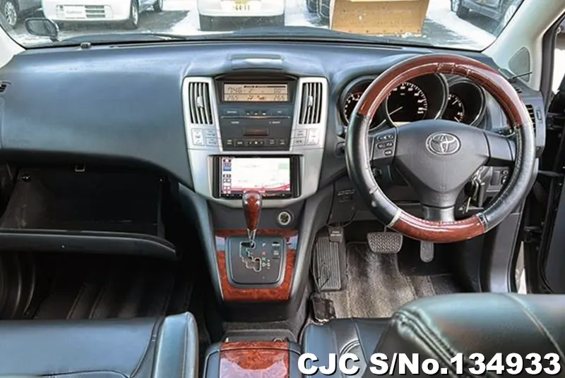Toyota Harrier in Black for Sale Image 2