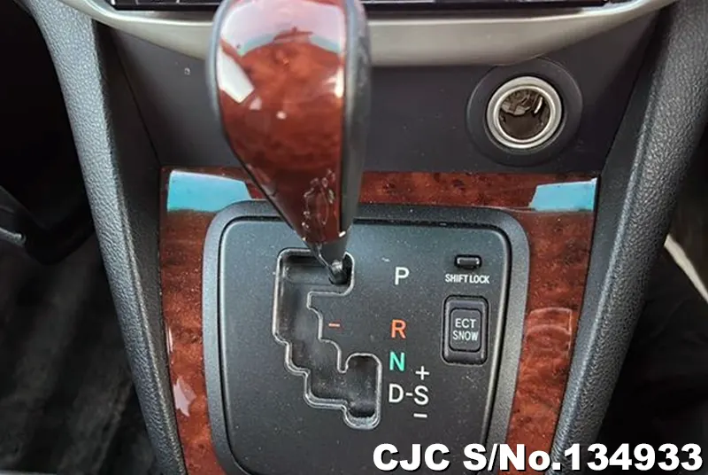 Toyota Harrier in Black for Sale Image 9