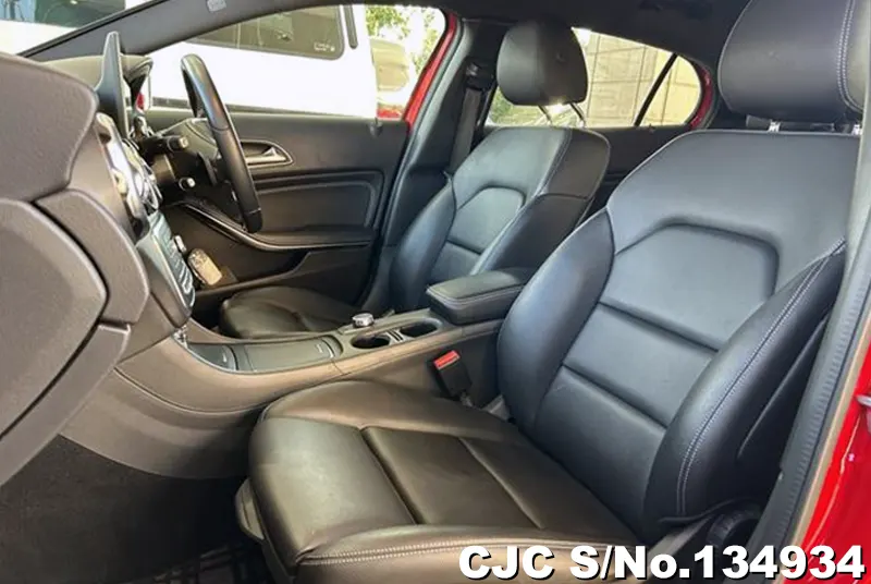 Mercedes Benz GLA Class in Red for Sale Image 4