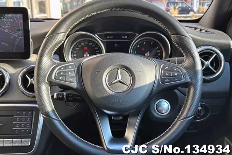 Mercedes Benz GLA Class in Red for Sale Image 7
