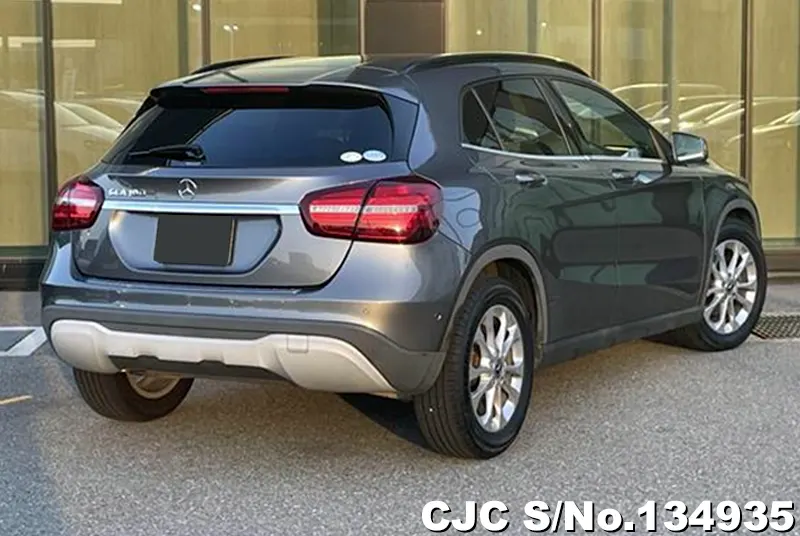 Mercedes Benz GLA Class in Gray for Sale Image 1