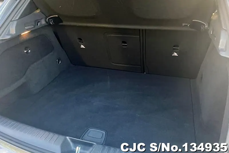 Mercedes Benz GLA Class in Gray for Sale Image 2