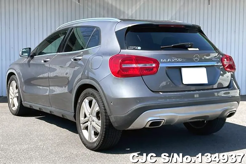 Mercedes Benz GLA Class in Gray for Sale Image 1