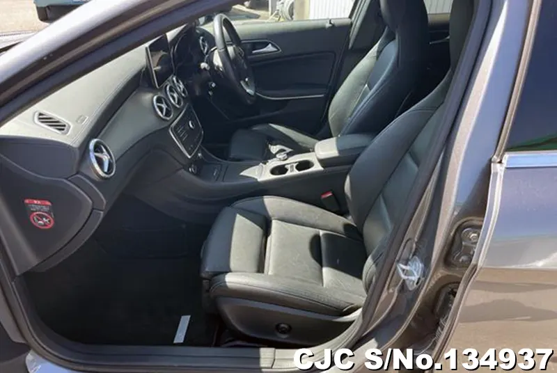 Mercedes Benz GLA Class in Gray for Sale Image 8