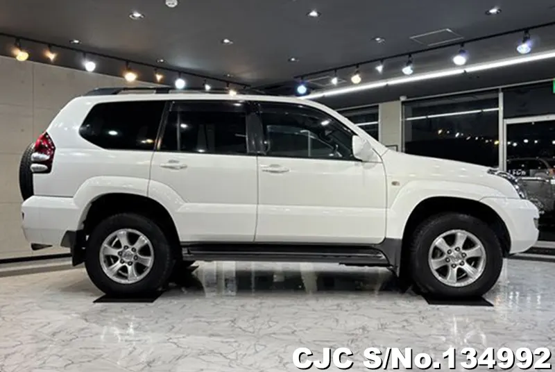 Toyota Land Cruiser Prado in White for Sale Image 5