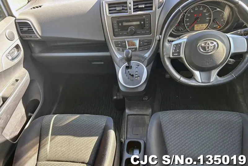 Toyota Ractis in Blue for Sale Image 7