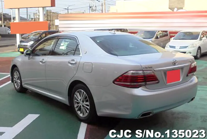 Toyota Crown in Silver for Sale Image 1