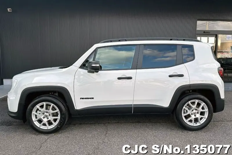 Chrysler Jeep Renegade in White for Sale Image 4