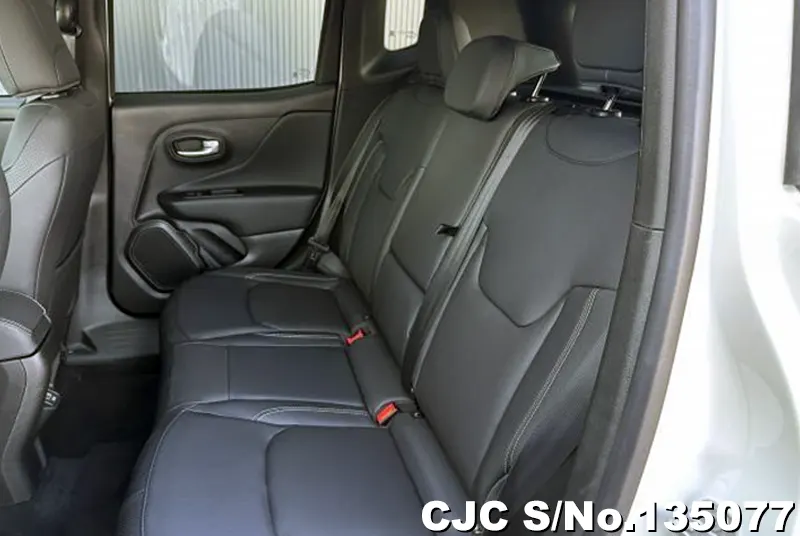 Chrysler Jeep Renegade in White for Sale Image 13