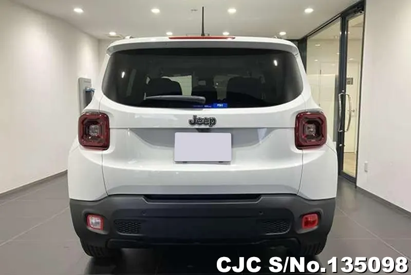 Chrysler Jeep Renegade in White for Sale Image 2