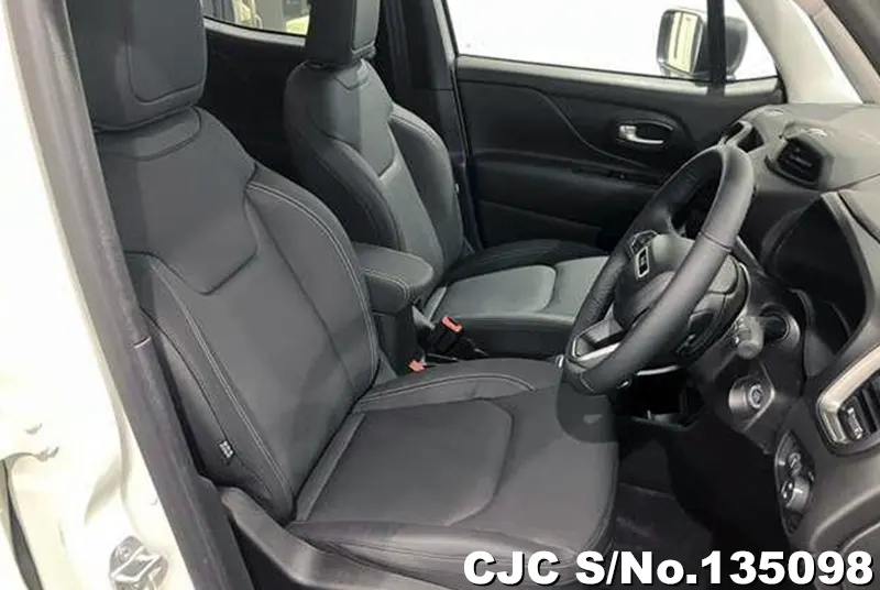 Chrysler Jeep Renegade in White for Sale Image 8