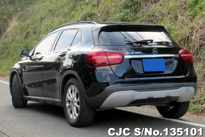 Mercedes Benz GLA Class in Black for Sale Image 1
