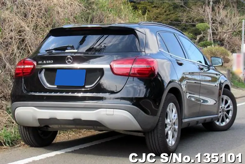 Mercedes Benz GLA Class in Black for Sale Image 2
