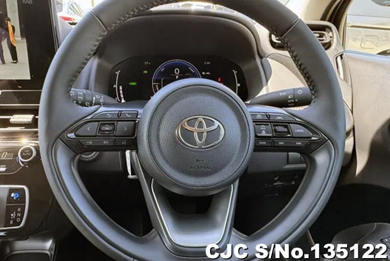 Toyota Aqua in White for Sale Image 18