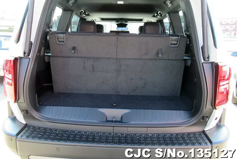 Toyota Land Cruiser 250 in Pearl for Sale Image 6