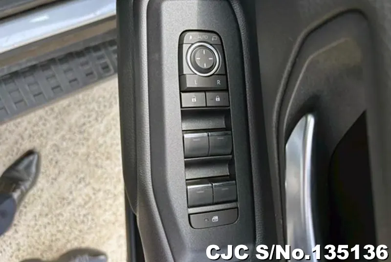 Toyota Land Cruiser 250 in Pearl for Sale Image 18