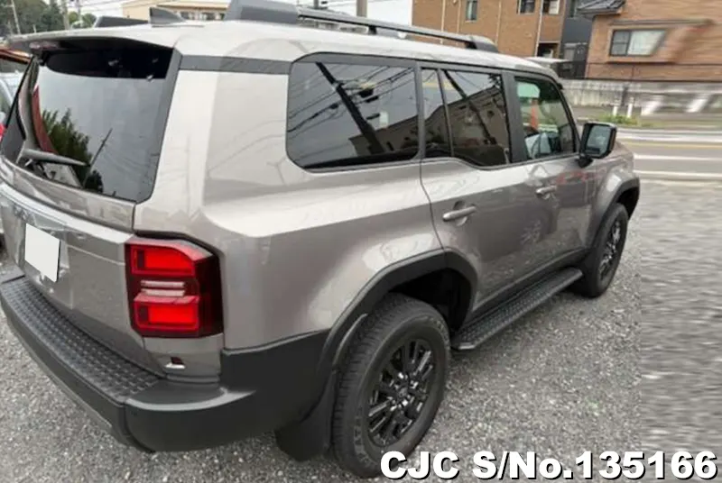 Toyota Land Cruiser 250 in Gold for Sale Image 2
