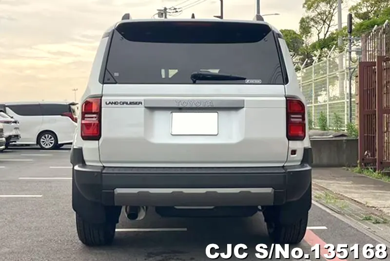 Toyota Land Cruiser 250 in White for Sale Image 5