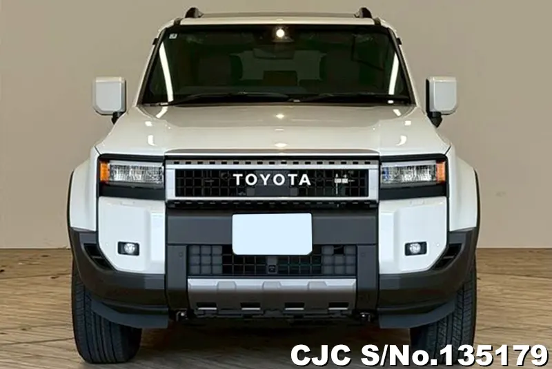 Toyota Land Cruiser 250 in Pearl for Sale Image 3