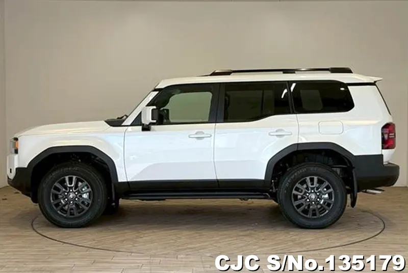 Toyota Land Cruiser 250 in Pearl for Sale Image 6