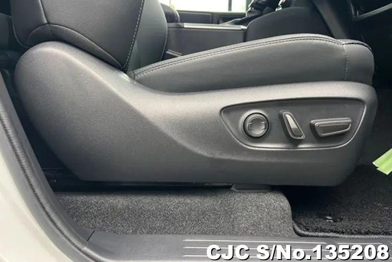 Toyota Land Cruiser 250 in Pearl for Sale Image 4