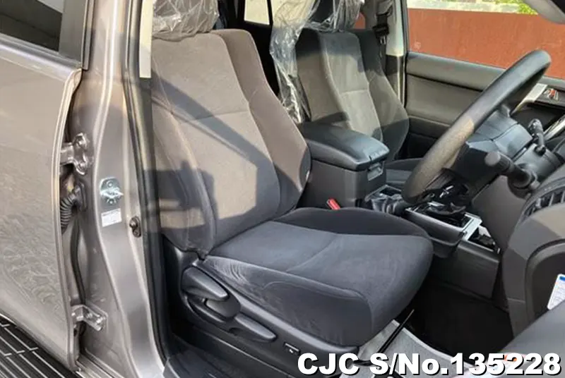 Toyota Land Cruiser Prado in Brown for Sale Image 6