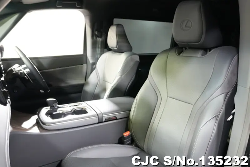 Lexus LM500h in Black for Sale Image 5