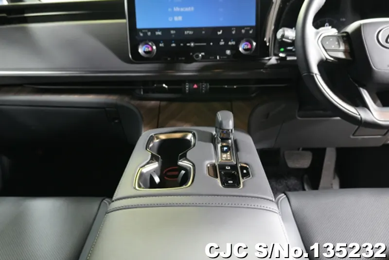 Lexus LM500h in Black for Sale Image 12