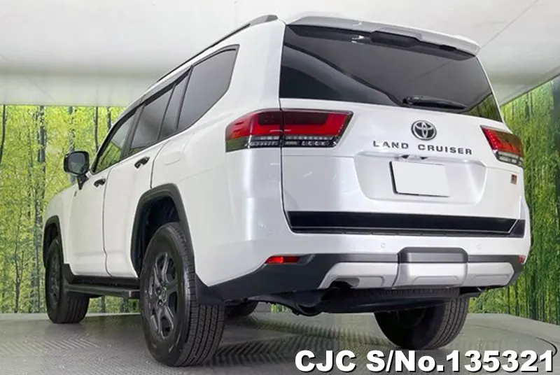 Toyota Land Cruiser in Pearl for Sale Image 1