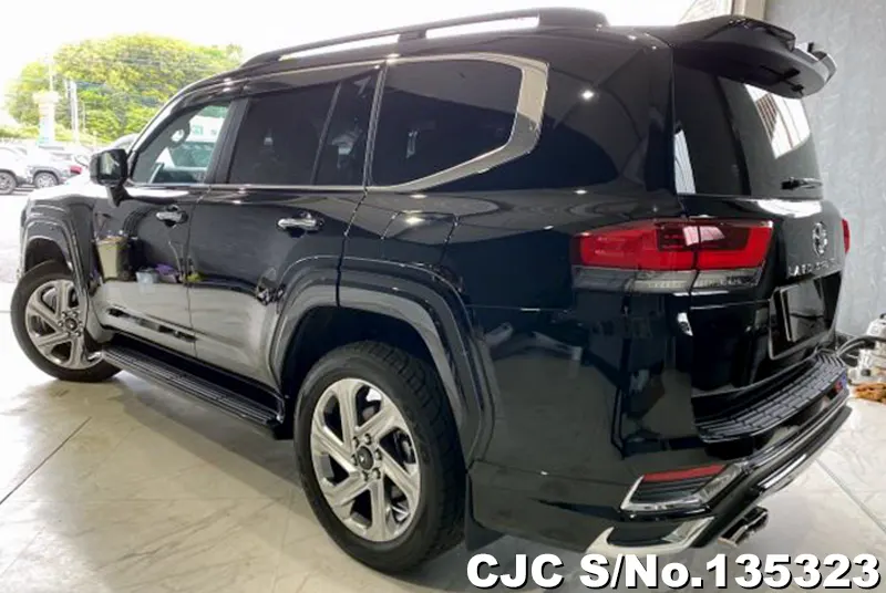 Toyota Land Cruiser in Black for Sale Image 1
