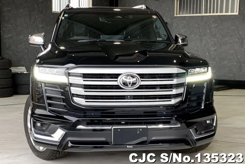 Toyota Land Cruiser in Black for Sale Image 4