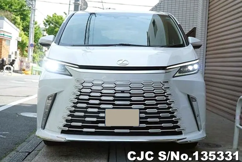 Lexus LM500h in White for Sale Image 2