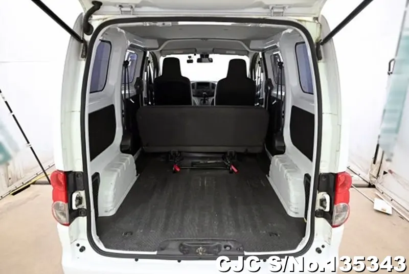 Nissan NV200 in White for Sale Image 4