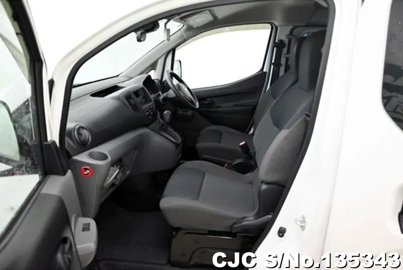 Nissan NV200 in White for Sale Image 7