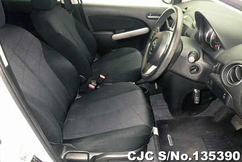 Mazda Demio in White for Sale Image 4