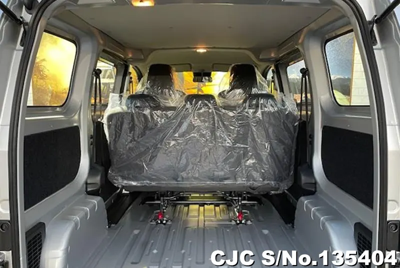 Nissan NV200 in Silver for Sale Image 4