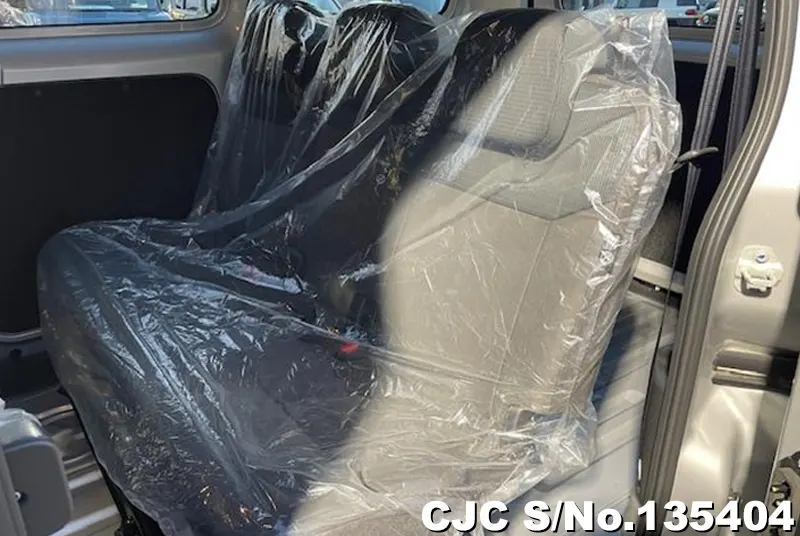 Nissan NV200 in Silver for Sale Image 9