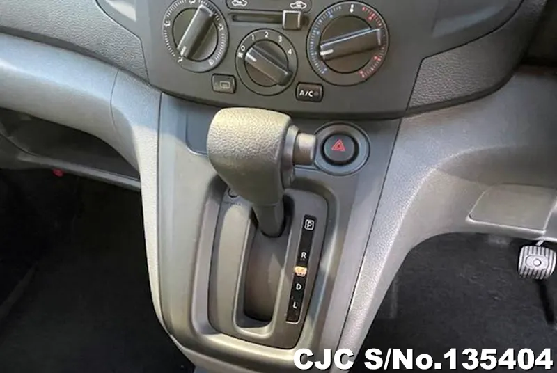 Nissan NV200 in Silver for Sale Image 11
