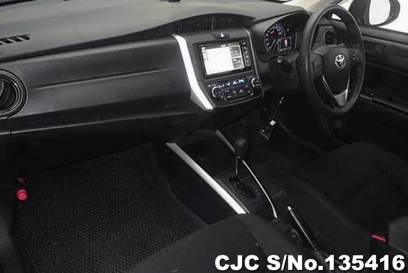 Toyota Corolla Fielder in Silver for Sale Image 3