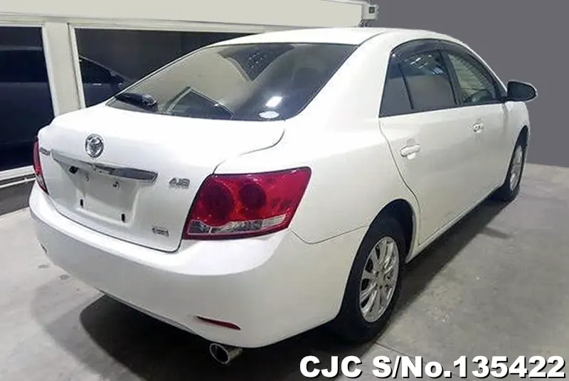 Toyota Allion in White for Sale Image 2