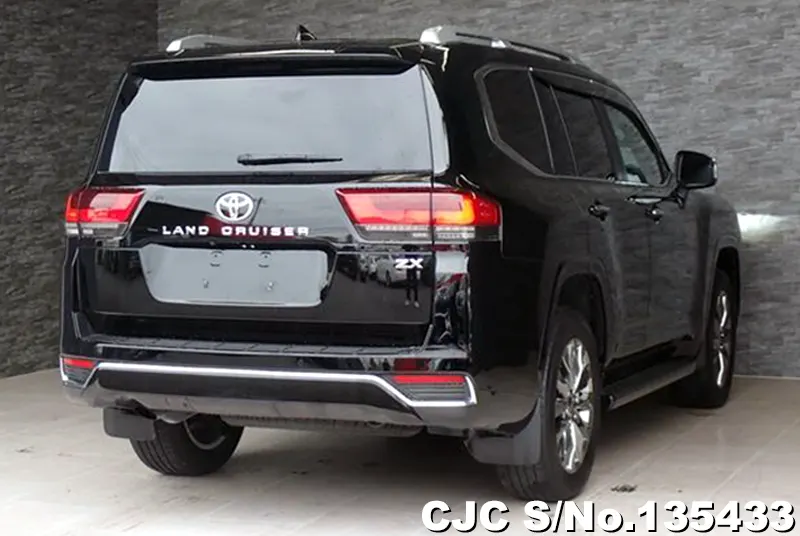 Toyota Land Cruiser in Black for Sale Image 2